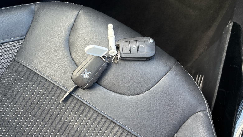 Peugeot 2008 1.2 PureTech Allure Premium 5dr [Start Stop] Petrol Estate